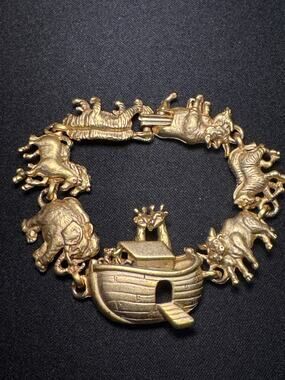 Noah's Ark Gold Tone Bracelet Size 6.5